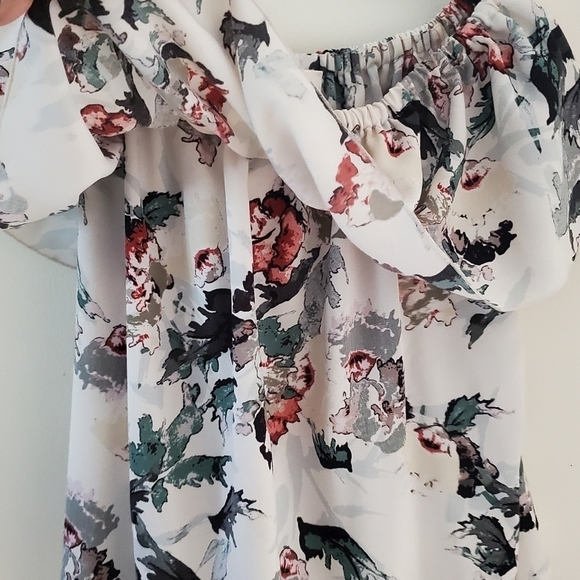 Aritzia Wilfred Silk Floral Off Shoulder Blouse - Picture 8 of 10
